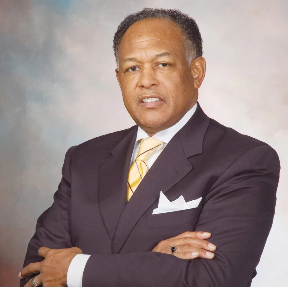 Dwight Jones Headshot