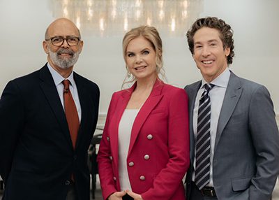 Lomax, Victoria and Joel Osteen 400