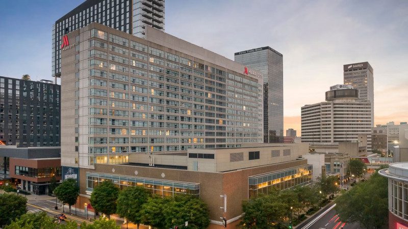 exterior photo of the Louisville Downtown Marriott