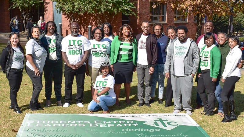 Group shot of Interdenominational Theological Center students outside on campus