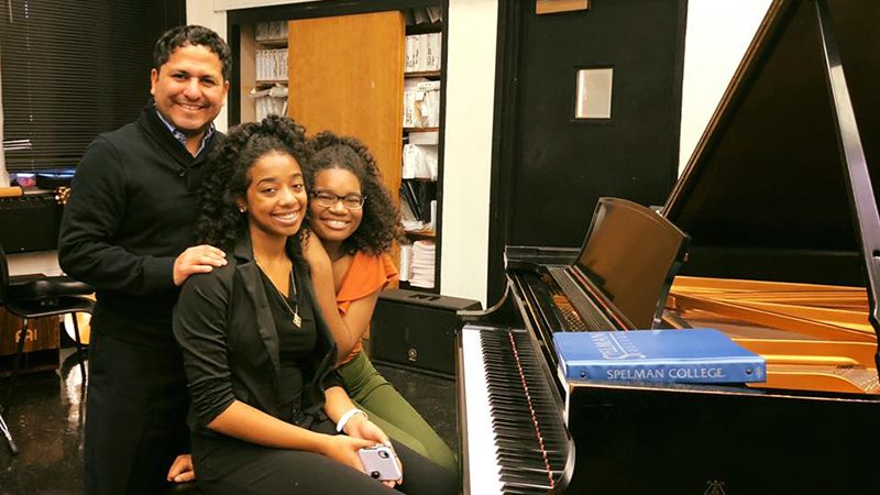 Spelman music students in piano studio