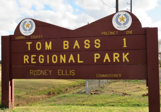 photo of the Tom Base Regional Park sign
